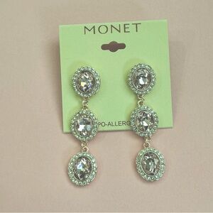 Women’s earrings